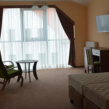 Gosciniec Pan Tadeusz Ii *